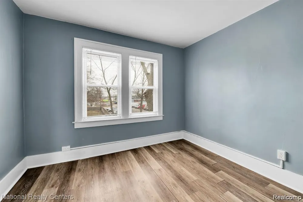 39 E Brockton Avenue Madison Heights City, MI 48071