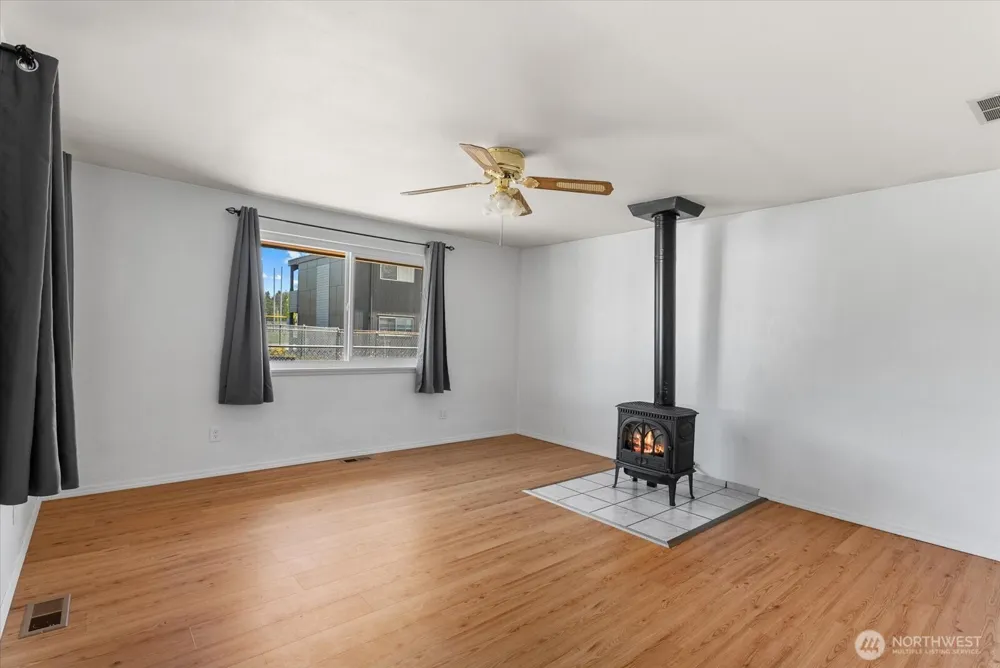 1718 G STREET SE Auburn, WA 98002