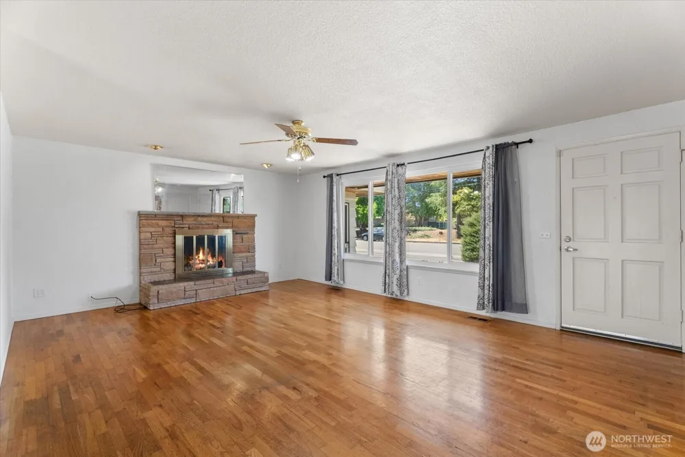 1718 G STREET SE Auburn, WA 98002