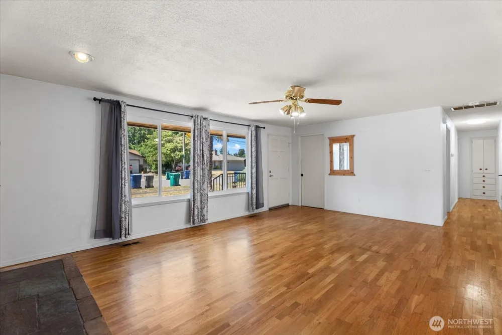 1718 G STREET SE Auburn, WA 98002