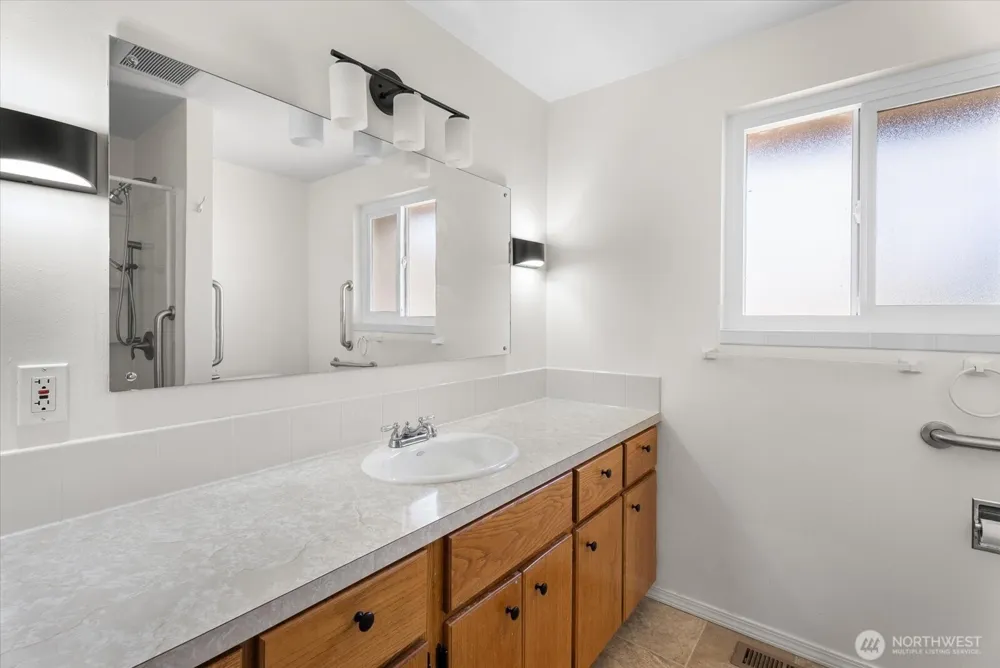 1718 G STREET SE Auburn, WA 98002