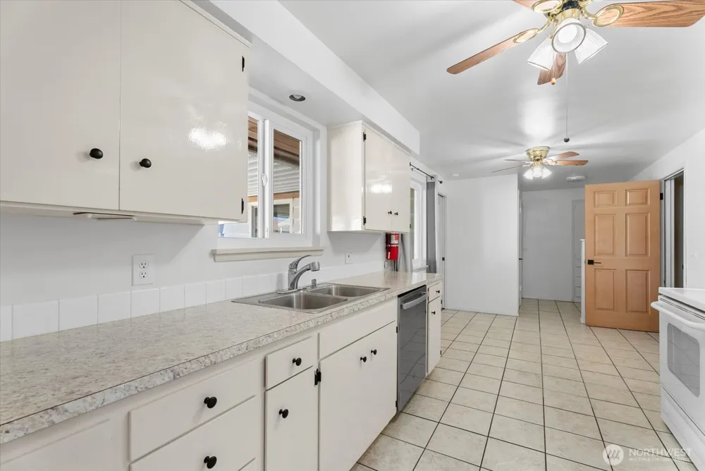 1718 G STREET SE Auburn, WA 98002