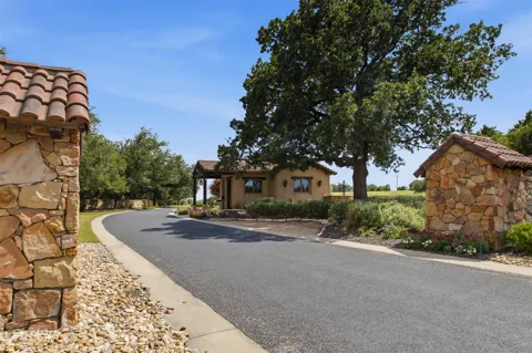 1003 Flint Ridge Trail