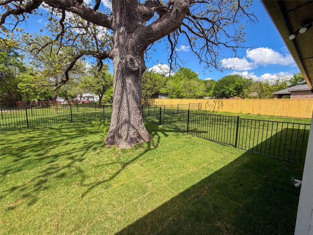 413 W Dulin Street Sherman, TX 75090