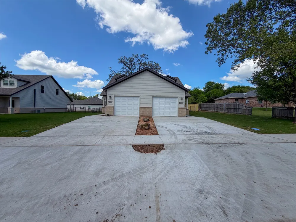 413 W Dulin Street Sherman, TX 75090