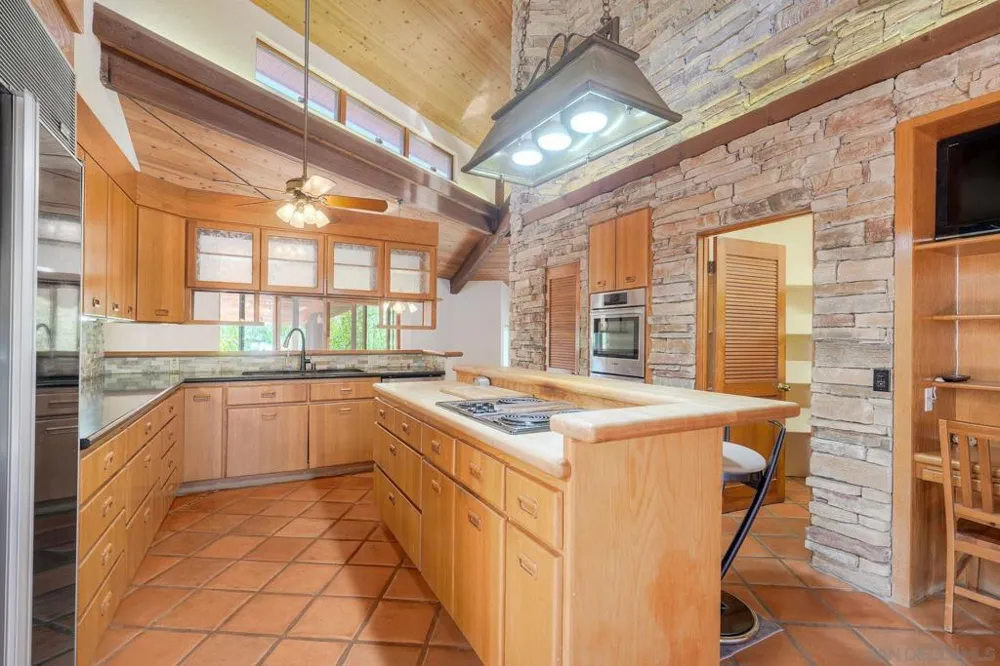 30458 Cool Valley Highlands Road Valley Center, CA 92082