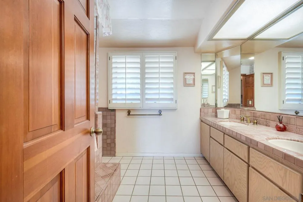 30458 Cool Valley Highlands Road Valley Center, CA 92082