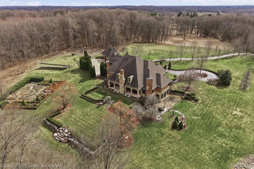 11479 Clyde Road Hartland Township, MI 48430
