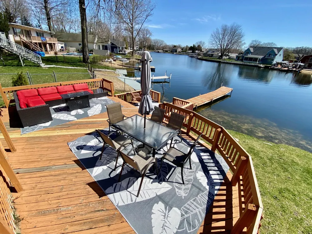 4733 Shore Drive Coloma Charter Township, MI 49038