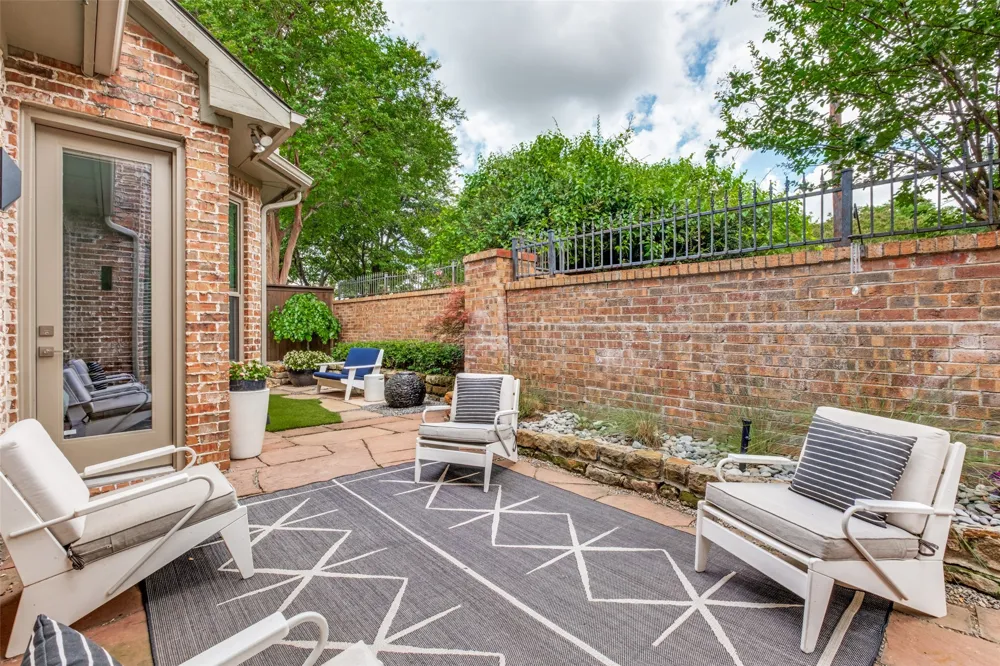 4035 Wembley Terrace Dallas, TX 75220