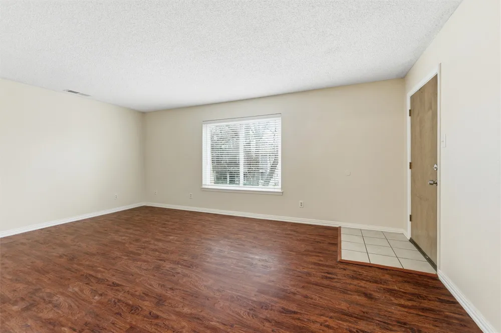 410 W Franklin Street #8 Waxahachie, TX 75165