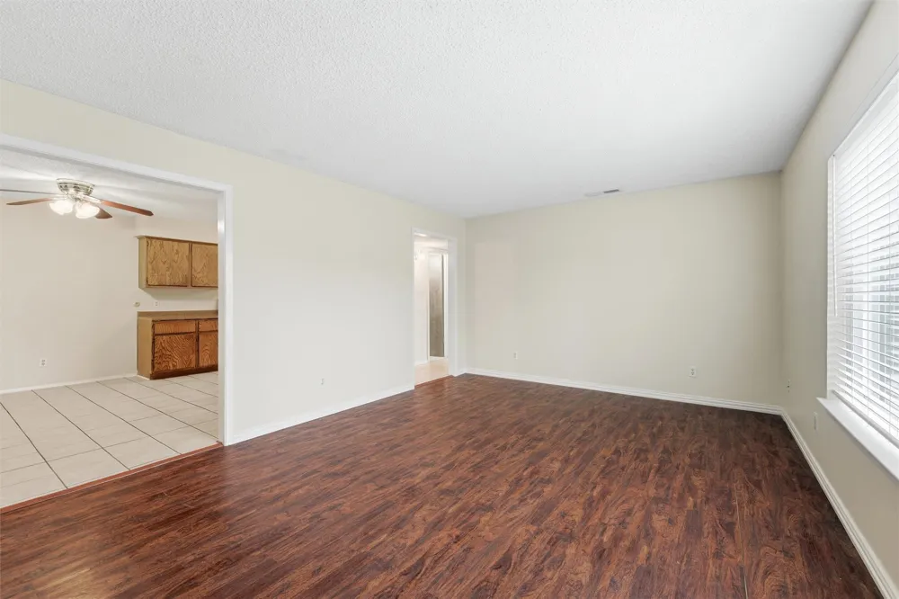 410 W Franklin Street #8 Waxahachie, TX 75165