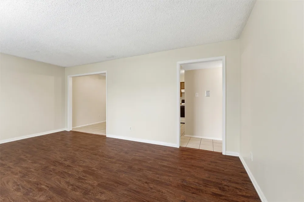 410 W Franklin Street #8 Waxahachie, TX 75165
