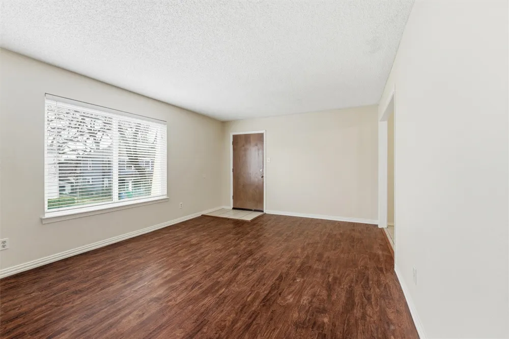 410 W Franklin Street #8 Waxahachie, TX 75165
