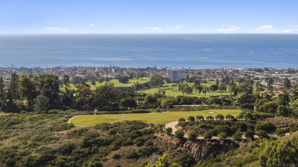 7148 Romero Loop La Jolla, CA 92037