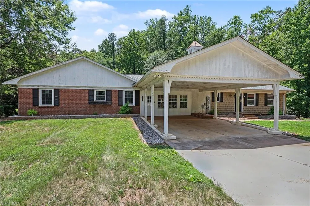 3063 Georgia Road Yadkinville, NC 27055