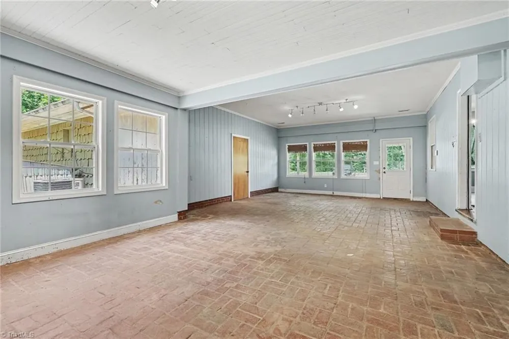 3063 Georgia Road Yadkinville, NC 27055
