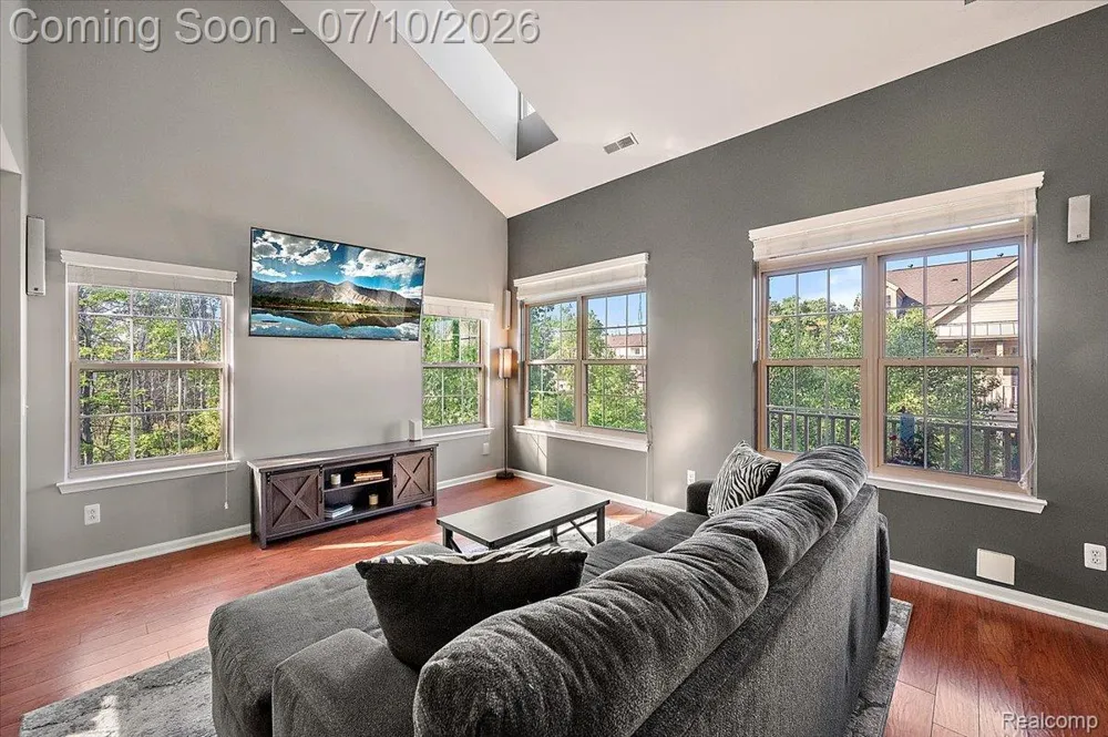 456 Boardwalk Drive Walled Lake City, MI 48390