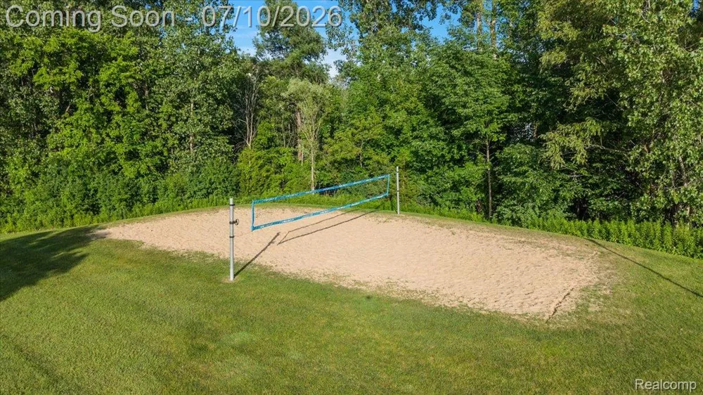 456 Boardwalk Drive Walled Lake City, MI 48390