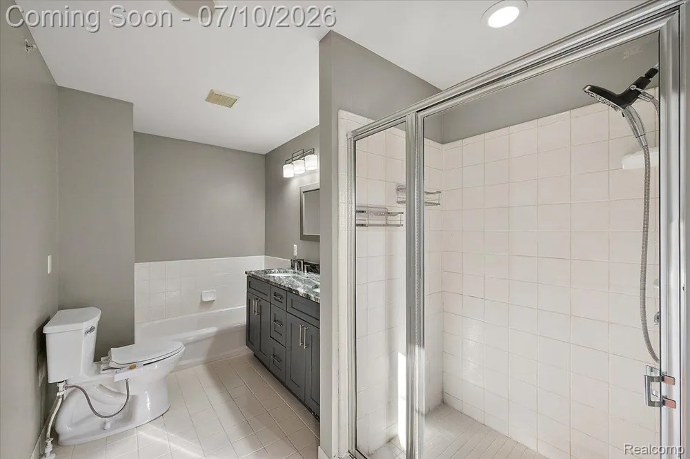 456 Boardwalk Drive Walled Lake City, MI 48390