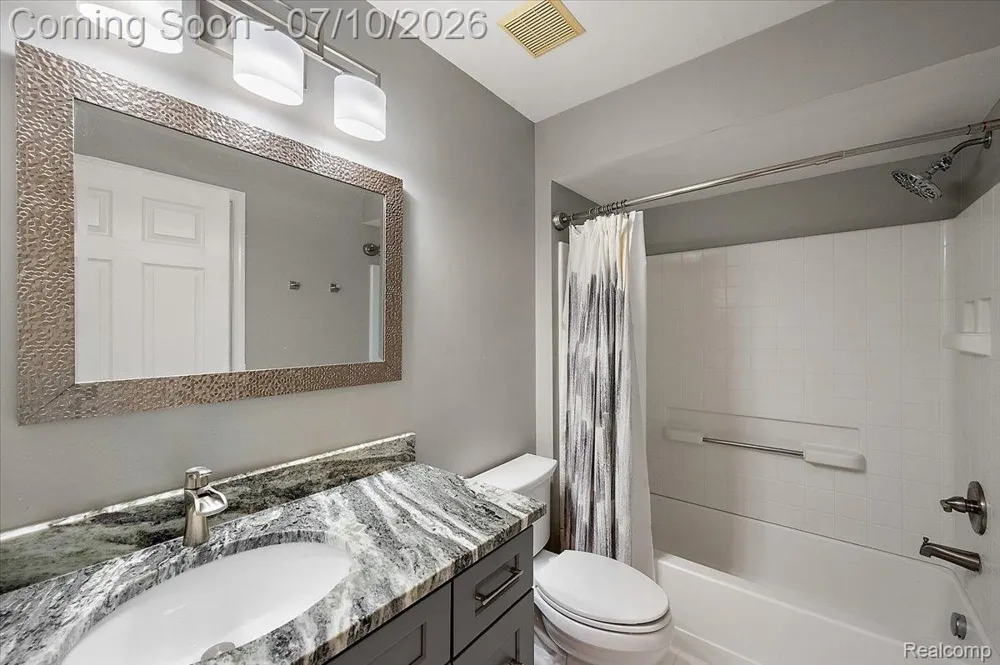 456 Boardwalk Drive Walled Lake City, MI 48390