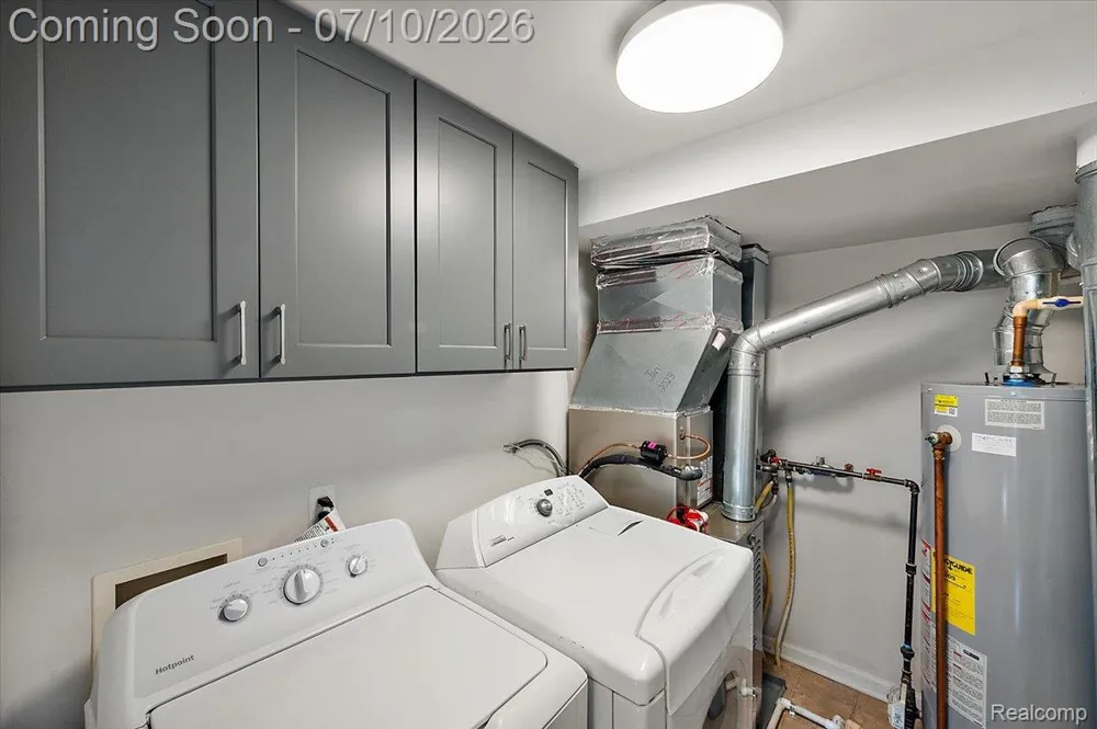 456 Boardwalk Drive Walled Lake City, MI 48390