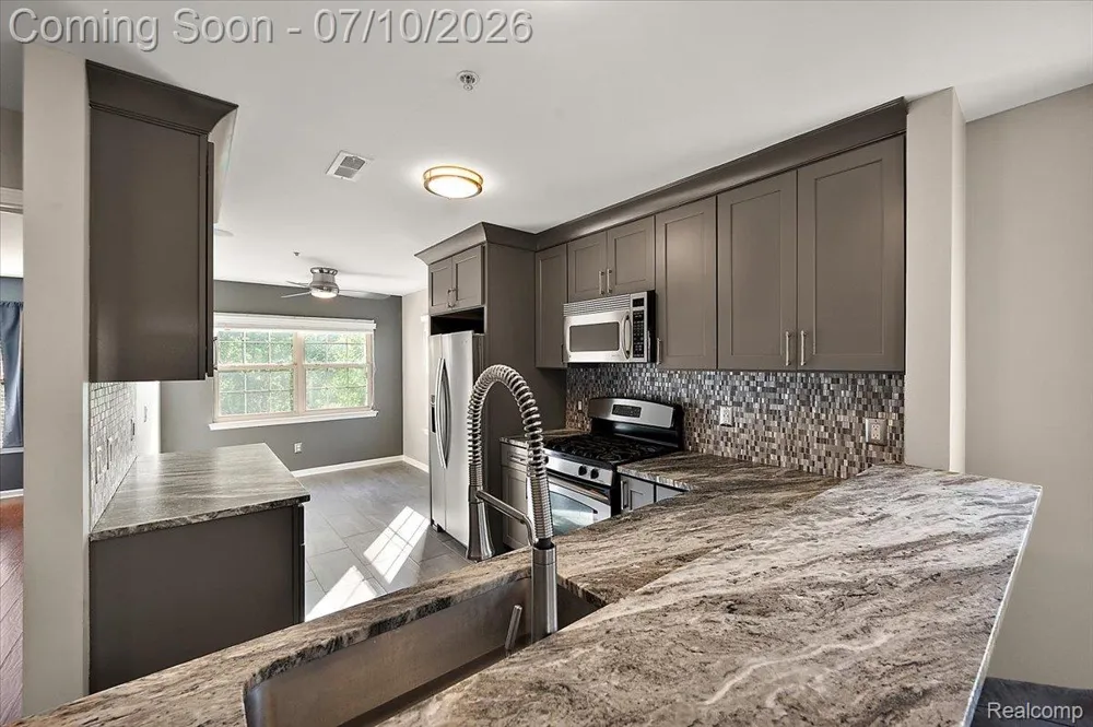 456 Boardwalk Drive Walled Lake City, MI 48390
