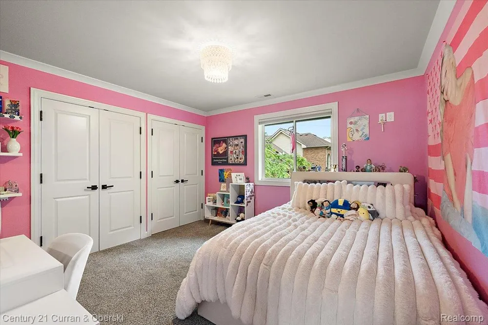 1345 E Lake Drive Novi City, MI 48377