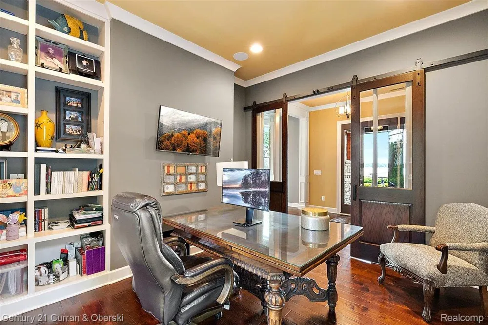 1345 E Lake Drive Novi City, MI 48377