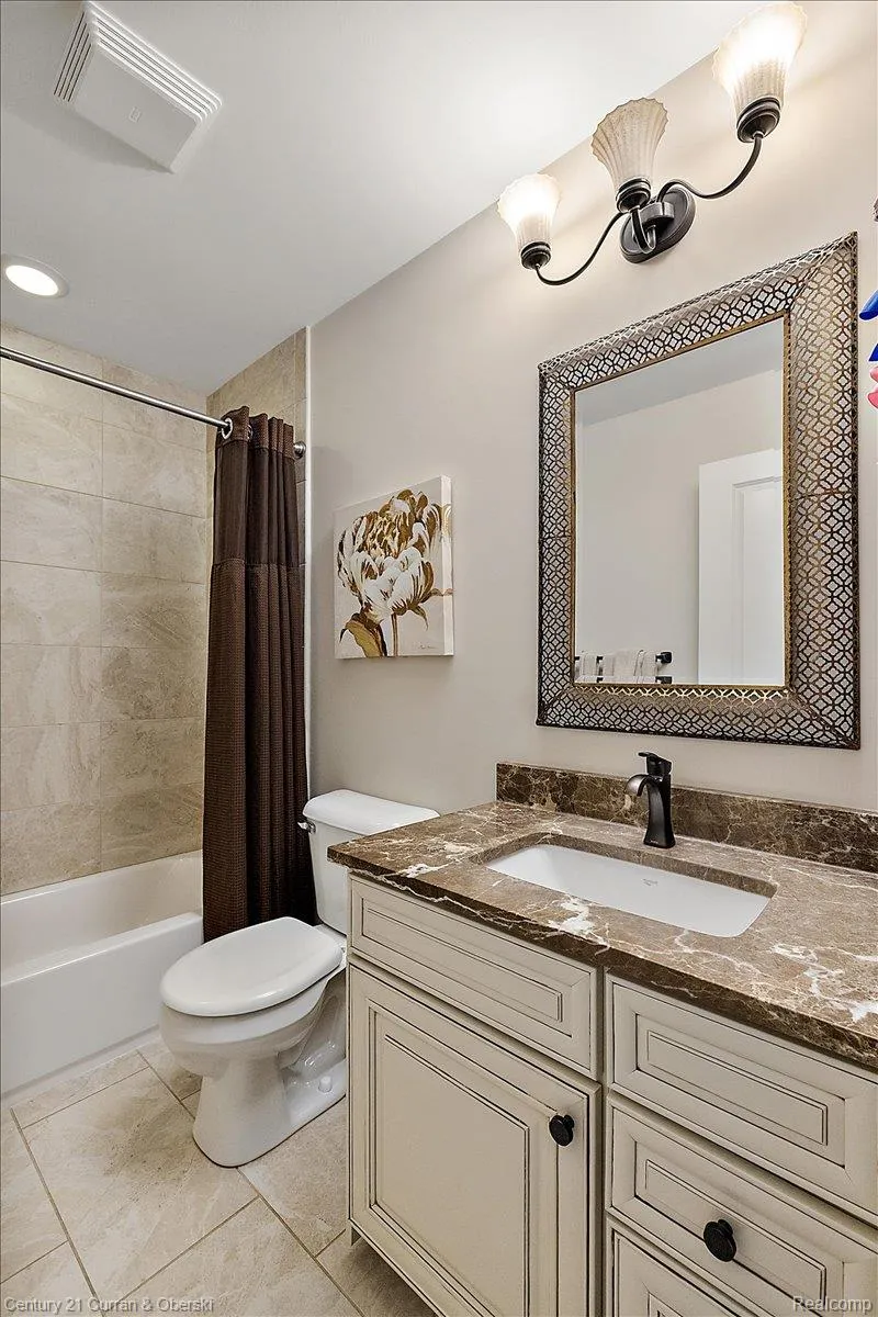 1345 E Lake Drive Novi City, MI 48377