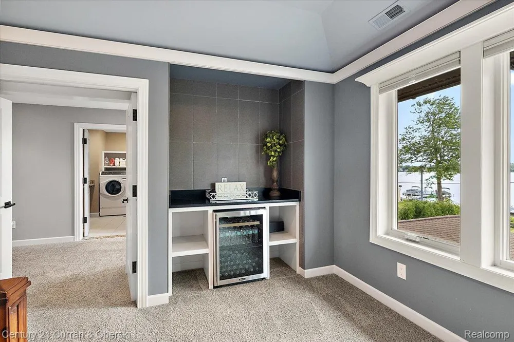 1345 E Lake Drive Novi City, MI 48377