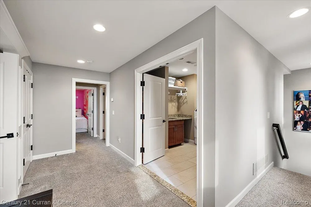 1345 E Lake Drive Novi City, MI 48377