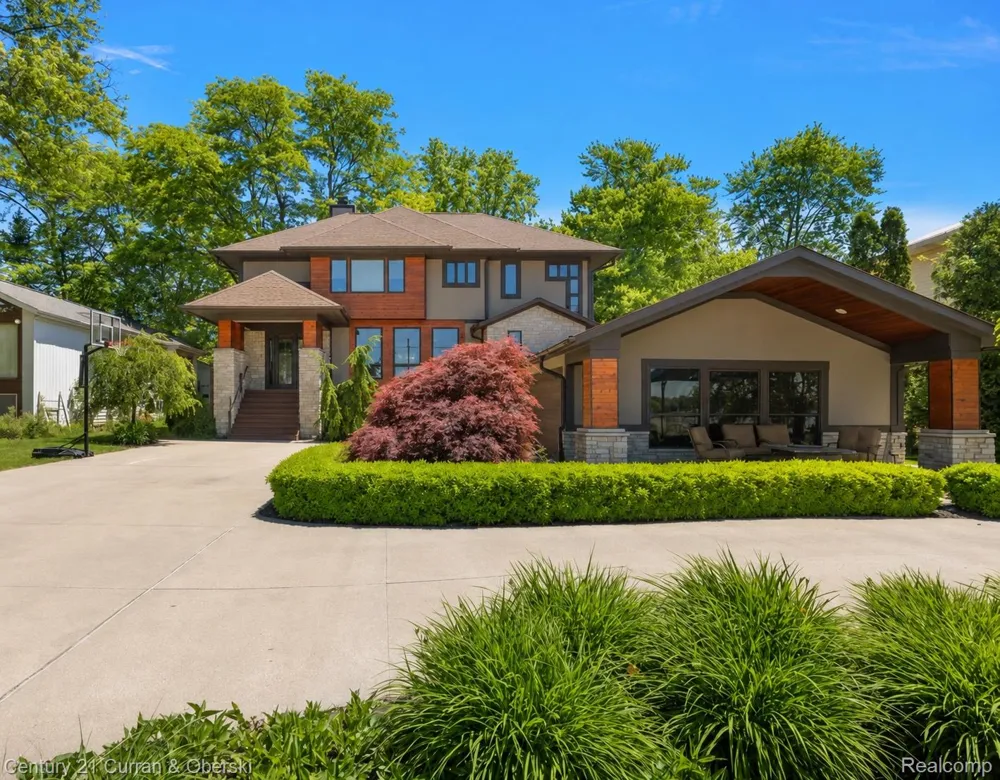 1345 E Lake Drive Novi City, MI 48377