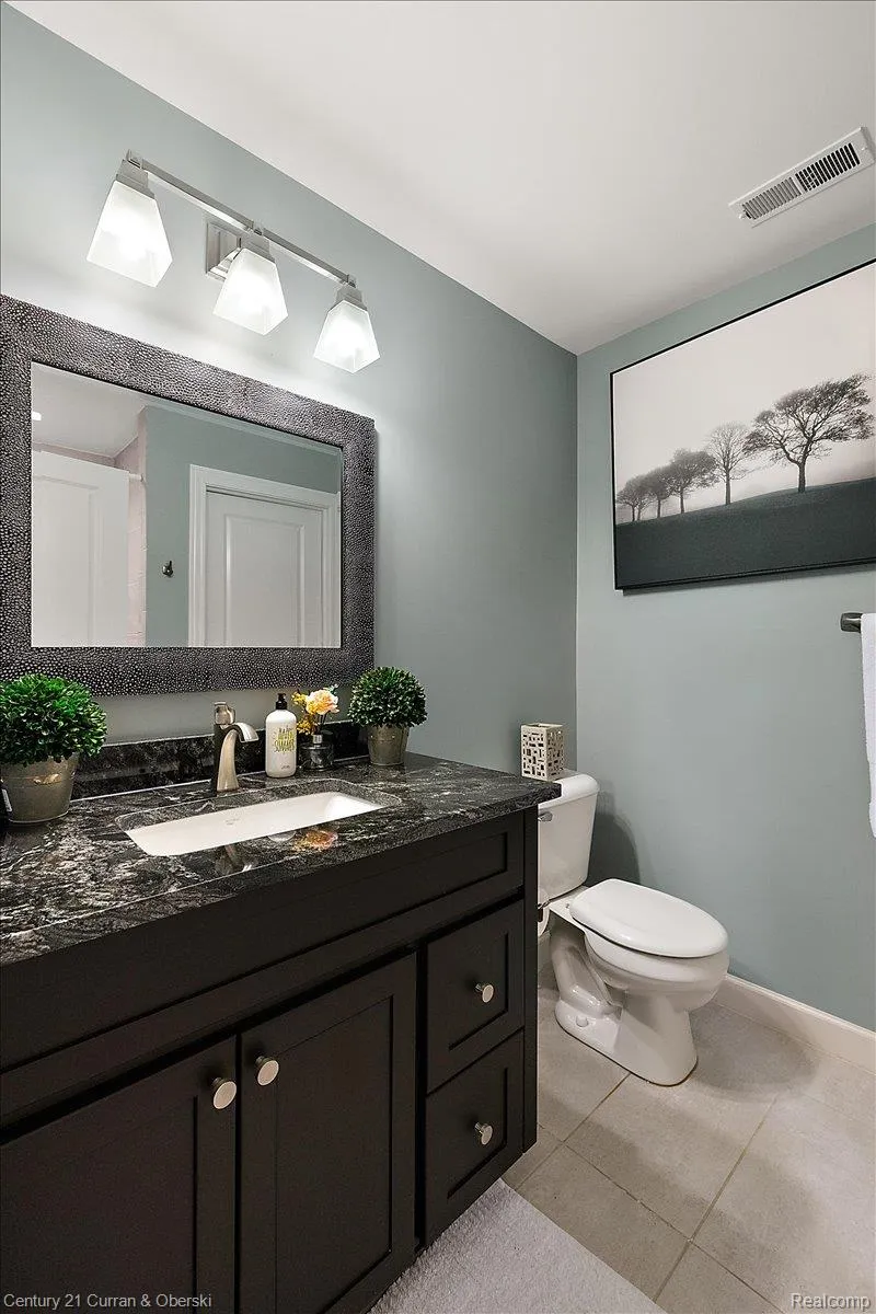 1345 E Lake Drive Novi City, MI 48377