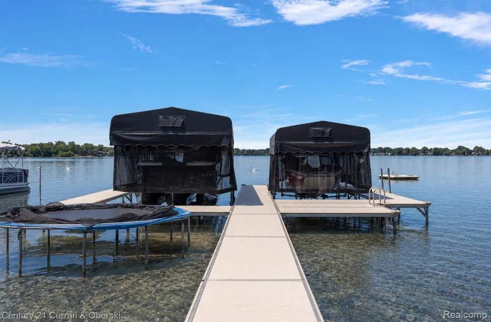 1345 E Lake Drive Novi City, MI 48377