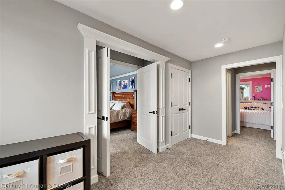 1345 E Lake Drive Novi City, MI 48377