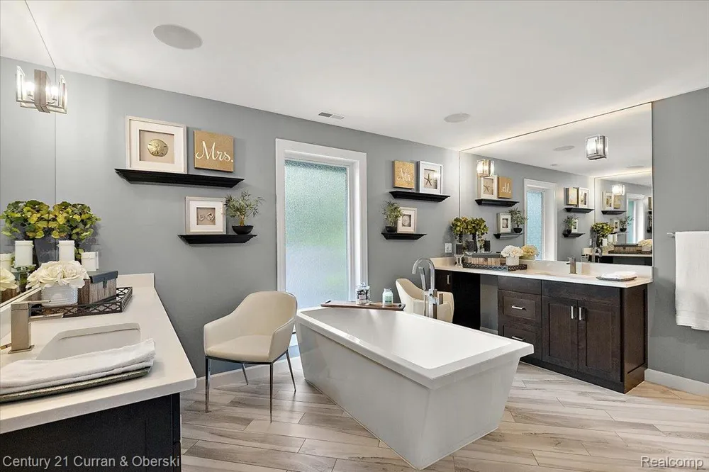 1345 E Lake Drive Novi City, MI 48377