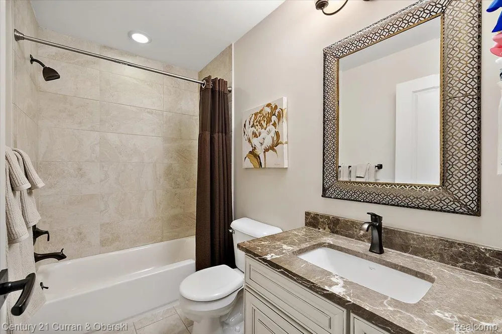 1345 E Lake Drive Novi City, MI 48377