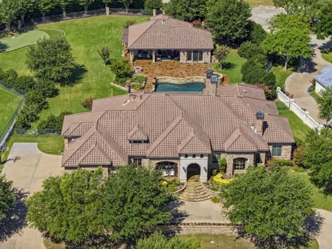 6705 Saucon Valley Drive