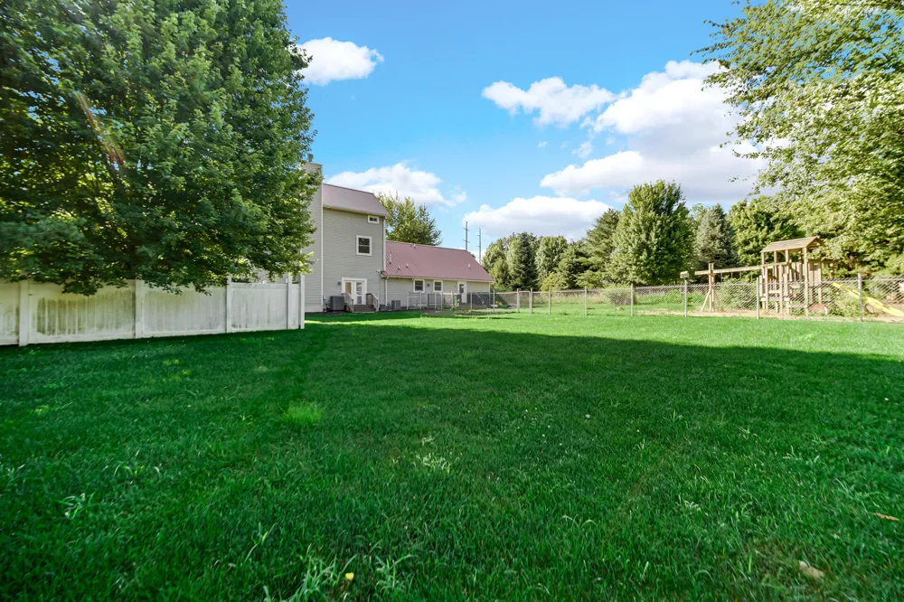 7692 Emery Road Rolling Prairie, IN 46371
