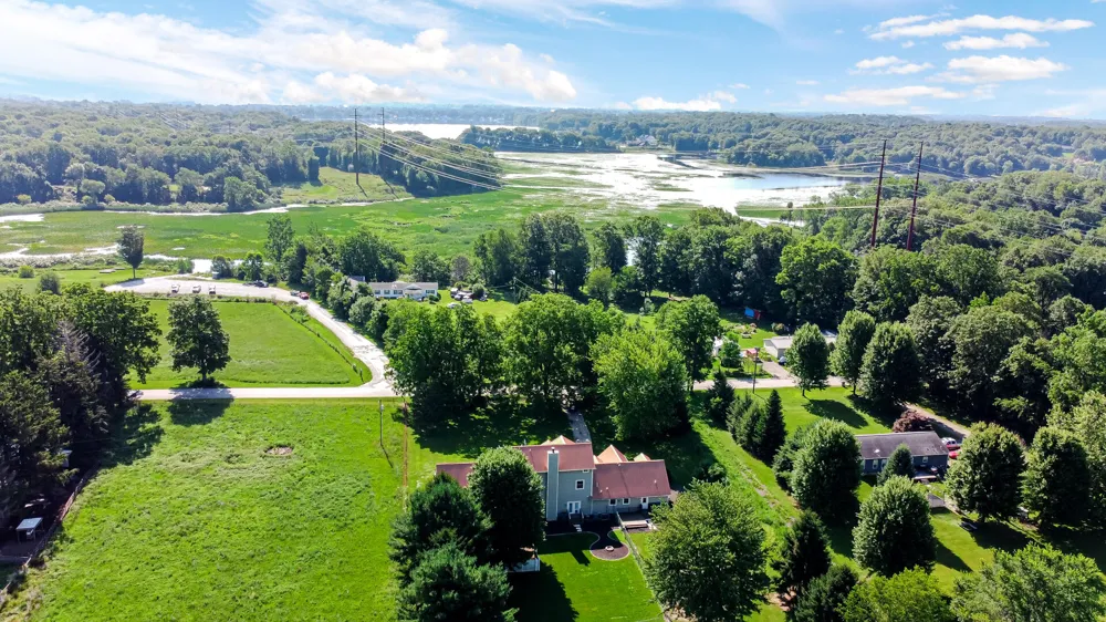 7692 Emery Road Rolling Prairie, IN 46371