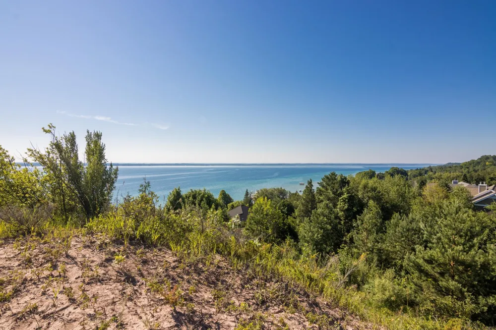 14750 Mallard Drive Peninsula Township, MI 49686