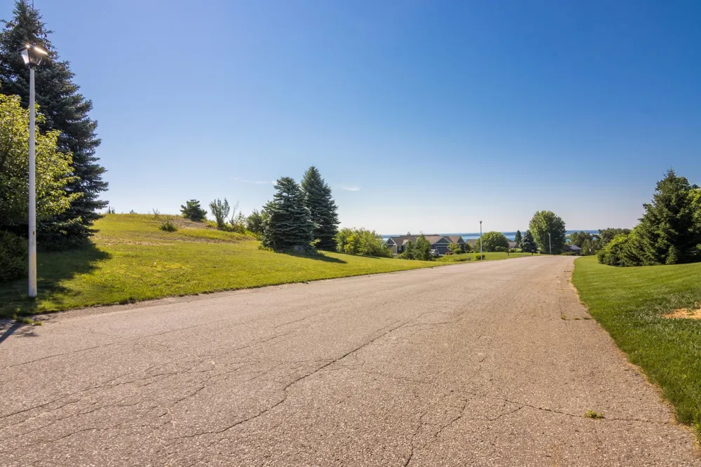 14750 Mallard Drive Peninsula Township, MI 49686