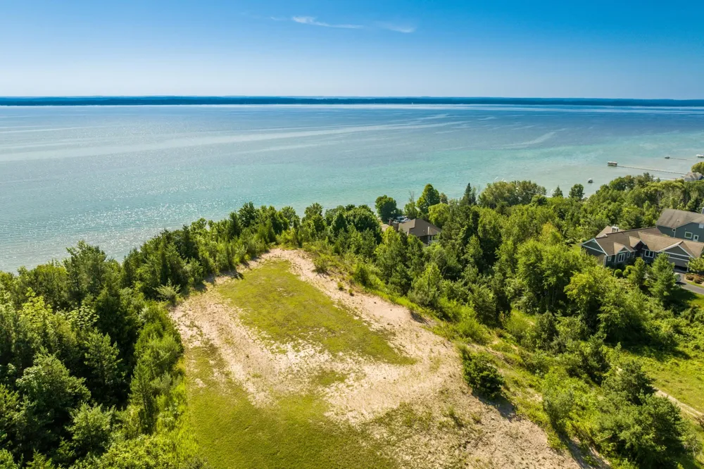 14750 Mallard Drive Peninsula Township, MI 49686