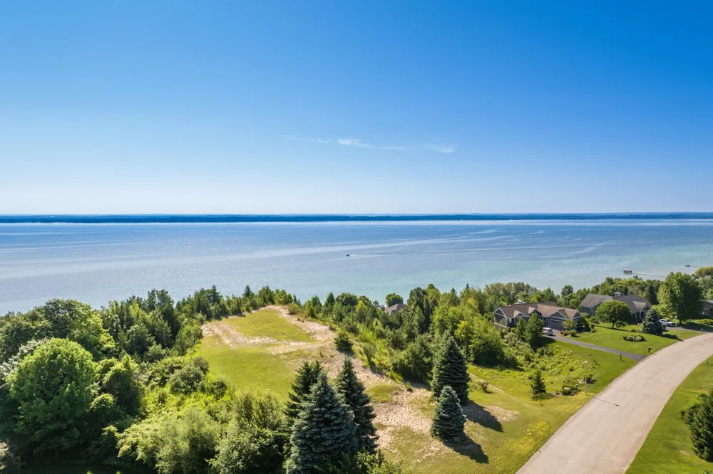 14750 Mallard Drive Peninsula Township, MI 49686