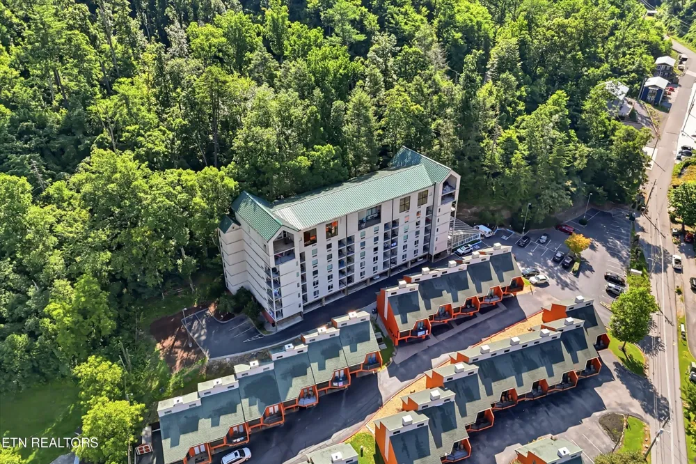 413 Baskins Creek Rd #303 Gatlinburg, TN 37738
