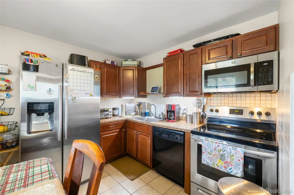 2378 River Drive Lincoln Park City, MI 48146