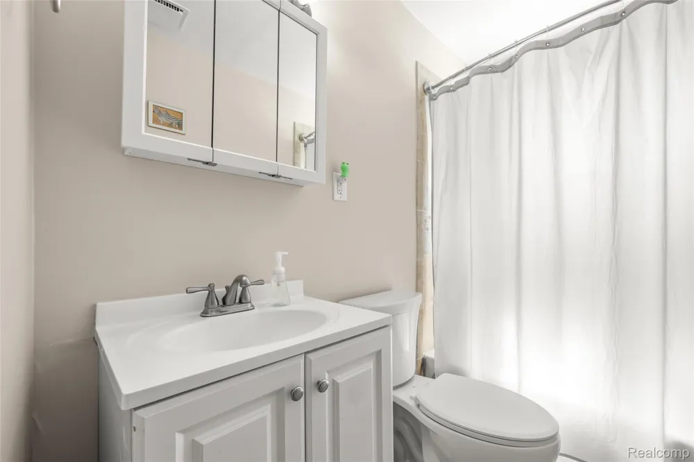 2378 River Drive Lincoln Park City, MI 48146