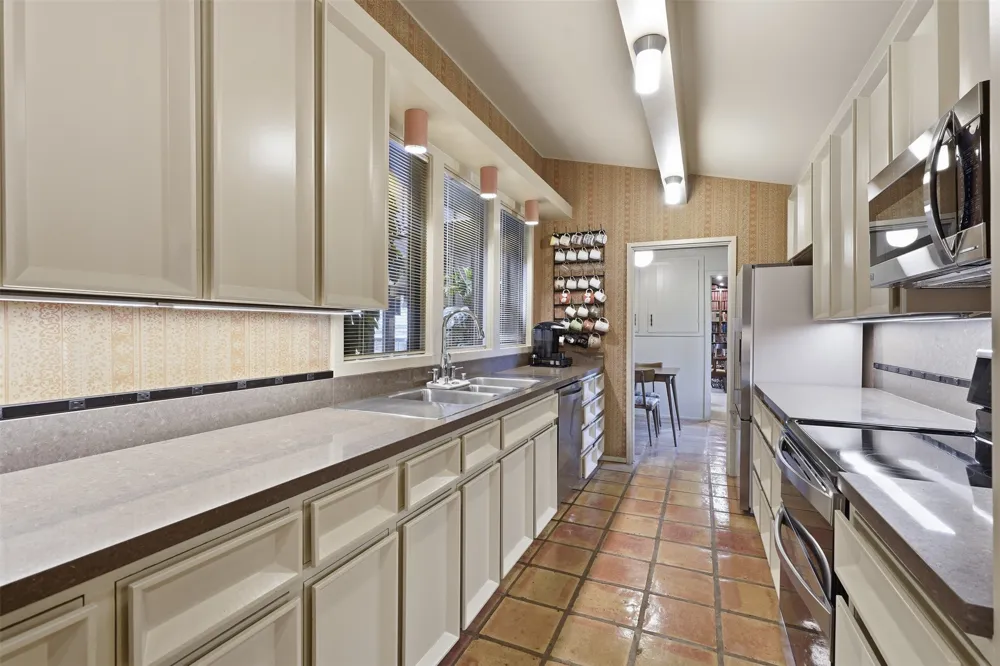 512 S Ammerman Avenue Eastland, TX 76448