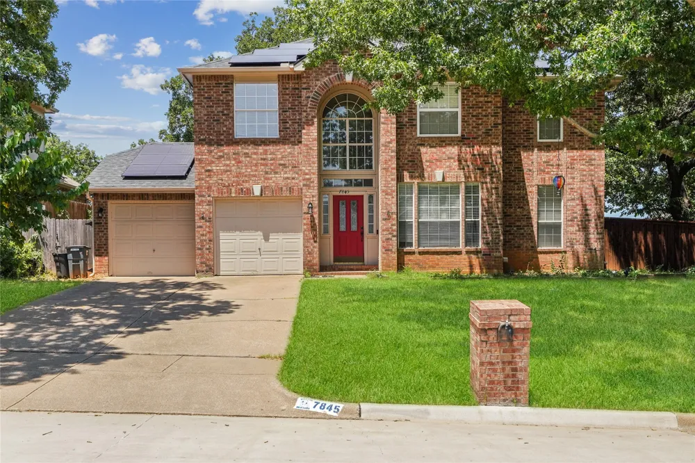 7845 Ember Oaks Drive North Richland Hills, TX 76182